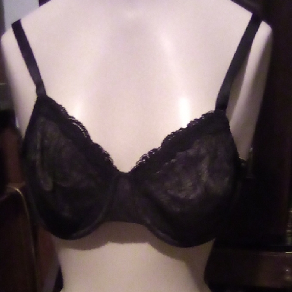 Wacoal Black LAce Bra Size 36,C In Excellent Mint Unused Condition..